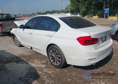 2017 BMW 320I z USA, uszkodzony, nr VIN WBA8E1G34HNU18308